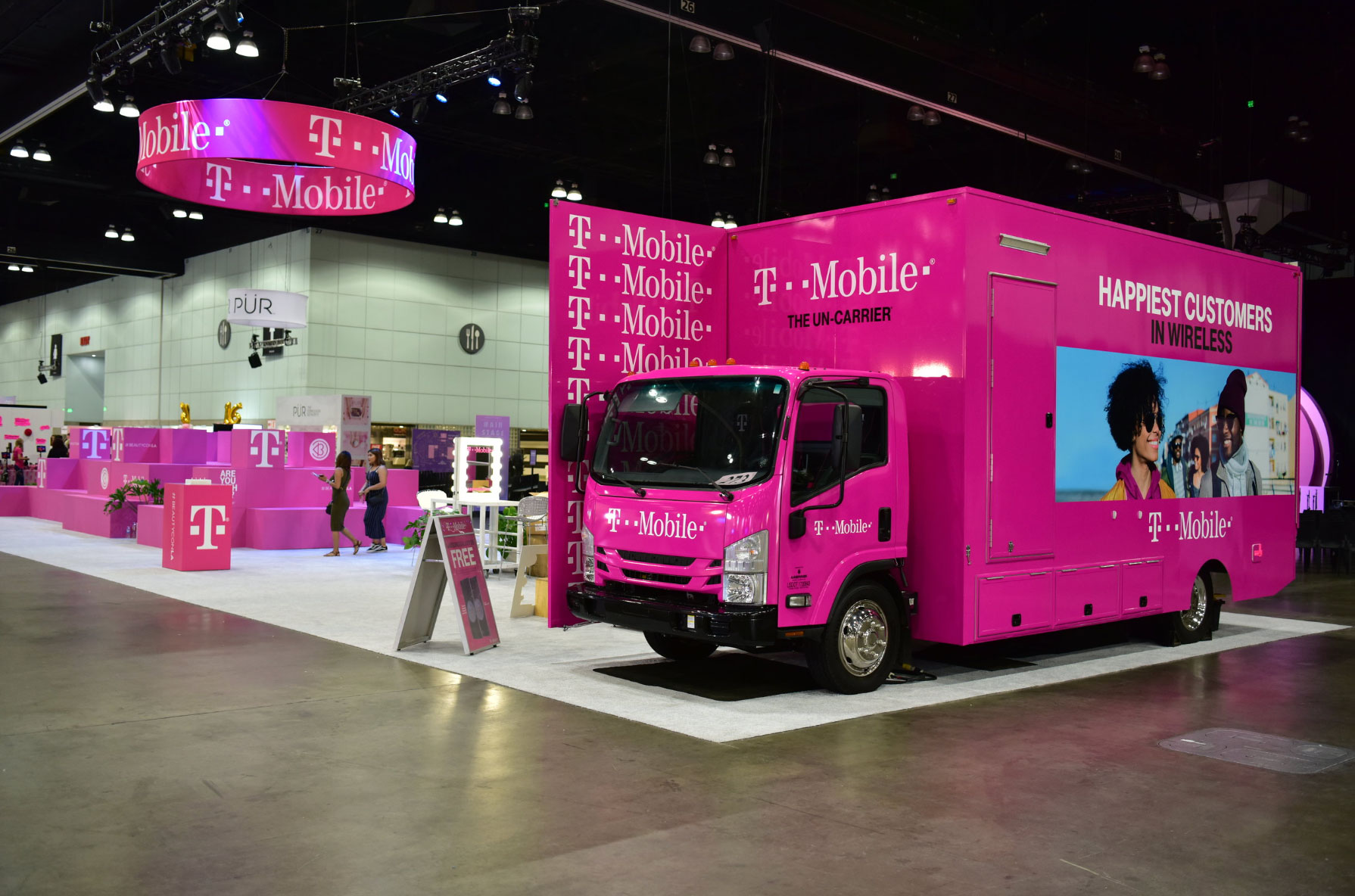 t-mobile brand booth at beautycon 2019